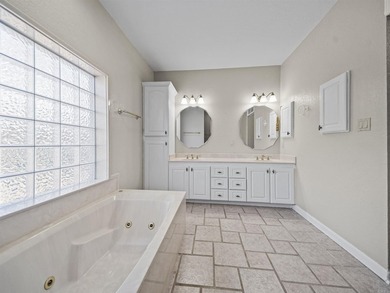 7 Resplandor Loop | Lake Balboa Views & Solid Build Experience - photo 28