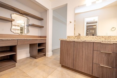 Welcome to this beautifully updated 2-bedroom, 2-bath garden - photo 34
