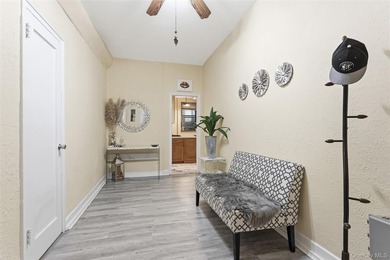Rare opportunity to own an impressive three-bedroom co-op - photo 2