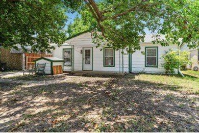 DFW INVESTORS, HUGE EQUITY DON'T MISS, CHARMING 4-bedroom - photo 2