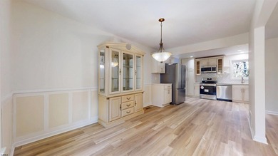 Price adjustment on this beautifully renovated 3-bedroom, 2 - photo 12