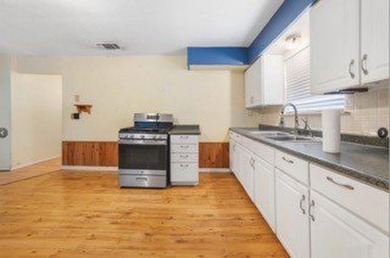 DFW INVESTORS, HUGE EQUITY DON'T MISS, CHARMING 4-bedroom - photo 8