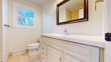Price adjustment on this beautifully renovated 3-bedroom, 2 - photo 30