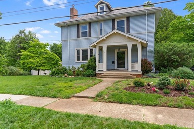 Welcome to 14 Riverview Pl! Tucked away off Rivermont Ave on a - photo 2
