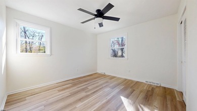 Price adjustment on this beautifully renovated 3-bedroom, 2 - photo 32