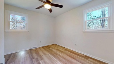 Price adjustment on this beautifully renovated 3-bedroom, 2 - photo 34