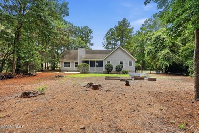 Welcome to Royal Pines! This spacious 5-bedroom, 3-bath with a 2 - photo 38