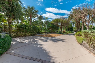 Exquisite gated oceanfront estate that epitomizes luxury living - photo 42