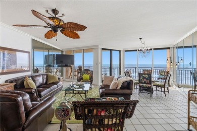 Step inside this ultimate Hemingway-inspired beach condo. This - photo 11