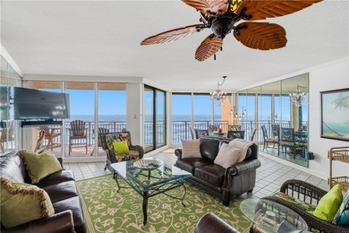 Step inside this ultimate Hemingway-inspired beach condo. This - photo 12