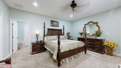 Tucked into a wooded setting just minutes from Kentucky Lake and - photo 13