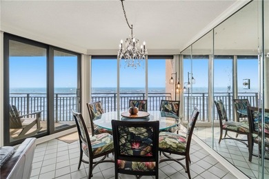 Step inside this ultimate Hemingway-inspired beach condo. This - photo 14