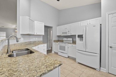 Welcome to 152 Rose Water Loop - a beautiful, move-in ready - photo 16