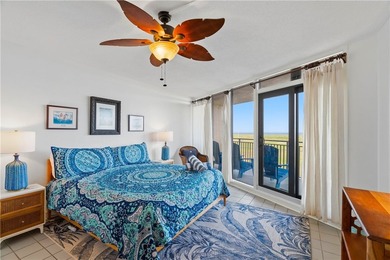 Step inside this ultimate Hemingway-inspired beach condo. This - photo 18