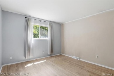 CUTE, CLEAN AND MOVE IN READY! NICELY UPDATED RANCH HOME WITH - photo 19