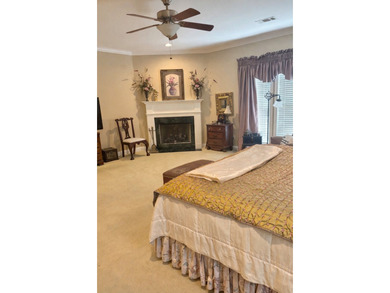 Enjoy stunning lake views from this spacious 5,404 sq ft home - photo 20