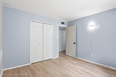 CUTE, CLEAN AND MOVE IN READY! NICELY UPDATED RANCH HOME WITH - photo 20