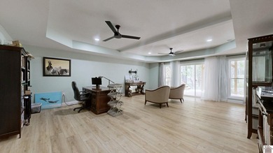 Tucked into a wooded setting just minutes from Kentucky Lake and - photo 21
