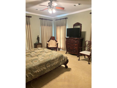Enjoy stunning lake views from this spacious 5,404 sq ft home - photo 22