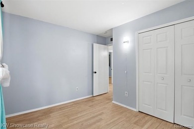 CUTE, CLEAN AND MOVE IN READY! NICELY UPDATED RANCH HOME WITH - photo 23