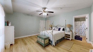 Tucked into a wooded setting just minutes from Kentucky Lake and - photo 23