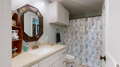 Tucked into a wooded setting just minutes from Kentucky Lake and - photo 25