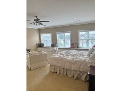 Enjoy stunning lake views from this spacious 5,404 sq ft home - photo 26