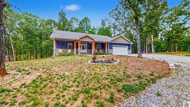 Tucked into a wooded setting just minutes from Kentucky Lake and - photo 30