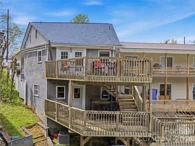 Perfect location for the Lake Lure vacation home buyer seeking - photo 4