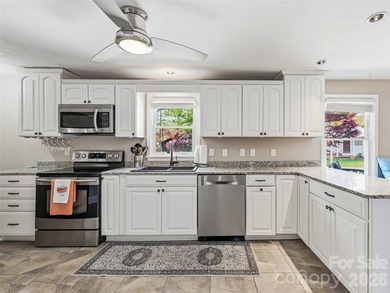 Perfect location for the Lake Lure vacation home buyer seeking - photo 8