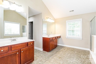Spacious and move-in ready, this 5 bedroom, 4.5 bath Charlotte - photo 14