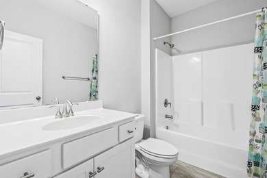 Welcome to this immaculate, move-in-ready four-bedroom, two full - photo 21