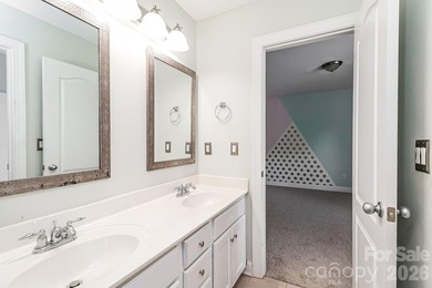Spacious and move-in ready, this 5 bedroom, 4.5 bath Charlotte - photo 21