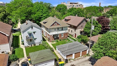 Large Shorewood duplex in a prime location near restaurants - photo 3