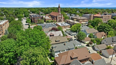 Large Shorewood duplex in a prime location near restaurants - photo 5