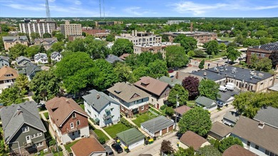 Large Shorewood duplex in a prime location near restaurants - photo 6