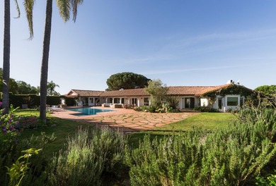 Set along a quiet lane in the foothills of Carpinteria, Casa de - photo 25