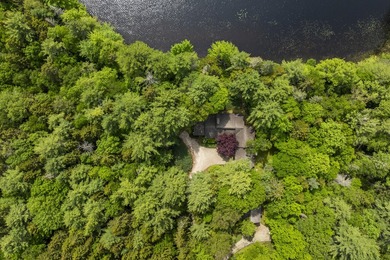 An extraordinary private compound on Boyd Pond in Bristol, where - photo 3