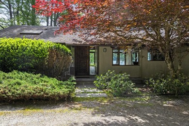 An extraordinary private compound on Boyd Pond in Bristol, where - photo 6