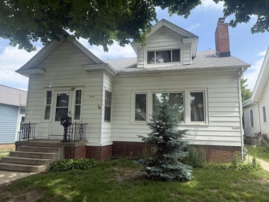 Located in one of Bay View's most desirable neighborhoods, this - photo 1