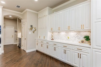 THIS HOME COMBINES STYLE, SPACE, AND SOPHISTICATION-READY TO - photo 4