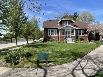 Lake Home For Sale in Oak Lawn, Illinois