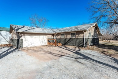 Cheney Reservoir Home For Sale in Cheney Kansas