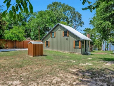 Lakefront Luxury Meets Laid-Back Living! Welcome to your dream - photo 40