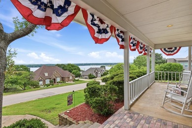 Nestled in a picturesque, tree-filled neighborhood near the lake - photo 6