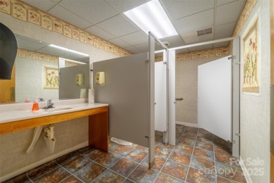 Outstanding commercial opportunity in downtown Franklin, NC!