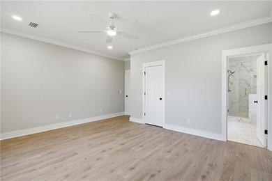 This beautiful 3 bedroom, 2 bathroom home with a double garage - photo 15