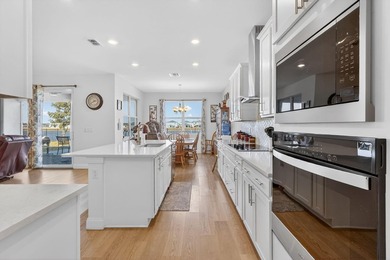 Hurry don't miss out on this upgraded Meritage Onyx model in - photo 16