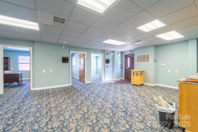 Outstanding commercial opportunity in downtown Franklin, NC!