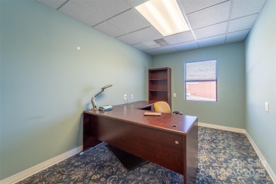 Outstanding commercial opportunity in downtown Franklin, NC!